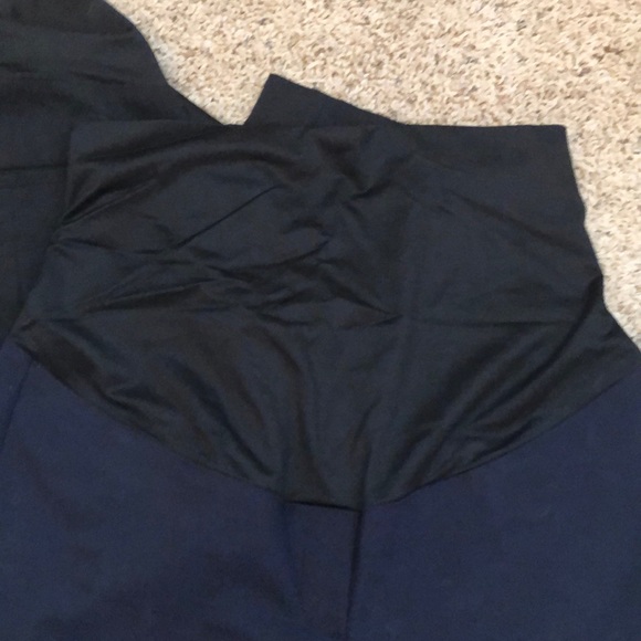 Loft Maternity Crops - Picture 2 of 3